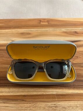 Scojo New York Women’s Reading Sunglasses +2.0